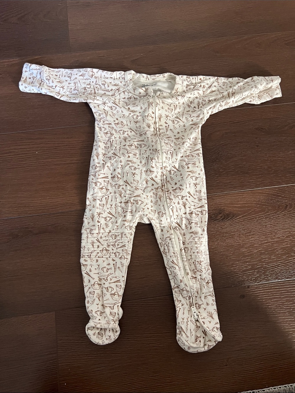 Cream Printed Footed One-Piece Pajamas for Kids - Cozy Zip Front